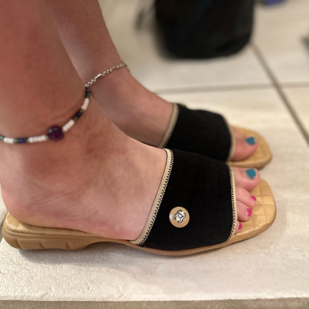 Size 8 Chanel Slide on Sandals - Picture 2 of 3
